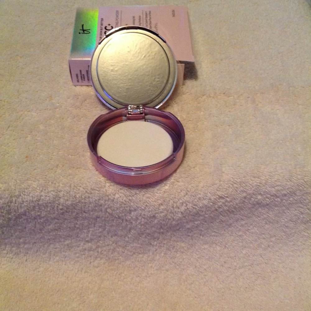 IT Cosmetics Perfect Powder. NIB - Picture 3 of 3
